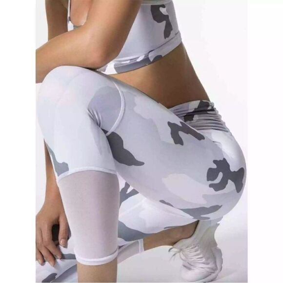 Carbon38 Pants - Carbon38 Thirty8 Honor Crop White Camo high rise mesh bra (S) leggings (M) VGUC